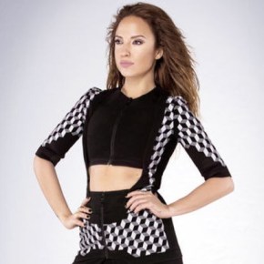 AYŞE ÖZYILMAZEL’DEN YENİ ALBÜM “ROKET”