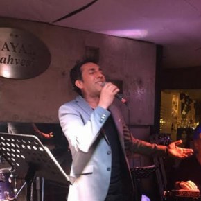 ENGİN ATALAY, SEZONUN SON HAYAL KAHVESİ KONSERİNİ&nbsp;VERDİ