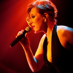 ZUHAL OLCAY 19 AĞUSTOS’TA İZMİR’DE