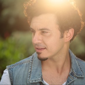 “1 ŞİŞE AŞK” KAP GEL, BURAY&nbsp;İMZALASIN!