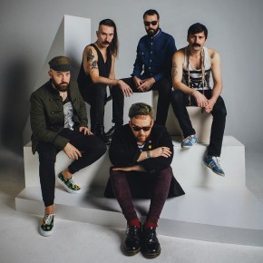 ATHENA, YILBAŞINDA İZMİR CUMHURİYET MEYDANI’NDA!