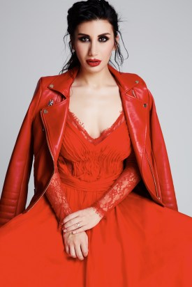 İrem Derici Kirmizi Foto