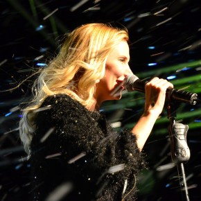 GÖKÇE MARMARİS’TE SAHNEDE YENİ YILA&nbsp;GİRDİ