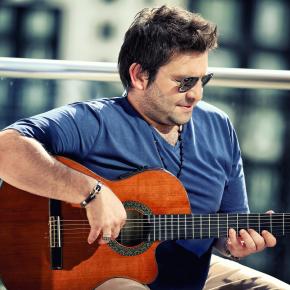 MUSTAFA AKAY’IN HER SAHNESİNDE ÜNLÜLER&nbsp;GEÇİTİ