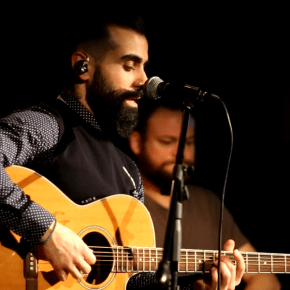 GÖKHAN TÜRKMEN’DEN ALKIŞLARLA DOLU AKUSTİK&nbsp;KONSER