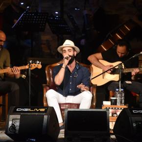 GÖKHAN TÜRKMEN AKUSTİK PROJESİNİN 3. KONSERİNİ&nbsp;VERDİ!