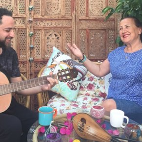 BORA DURAN, ANNESİ İLE BİRLİKTE ŞARKILAR SÖYLEDİ&nbsp;!