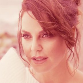 BURCU SAPMAZ PROFESYONEL MÜZİK DÜNYASINA ADIM&nbsp;ATTI!