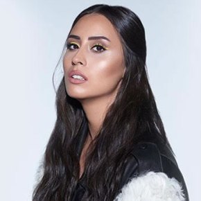 HANDE ÜNSAL’DAN YENİ&nbsp;TEKLİ!