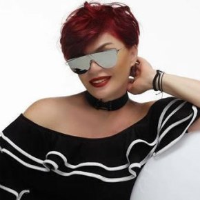 EMEL MÜFTÜOĞLU’DAN YENİ ŞARKI: ‘GÜNDEM YARATAYIM&nbsp;MI?’