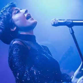 MELEK MOSSO’DAN YENİ ŞARKI&nbsp;SÜRPRİZİ!