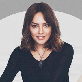 EBRU GÜNDEŞ YENİ ALBÜMÜYLE SESSİZLİĞİNİ&nbsp;BOZDU!