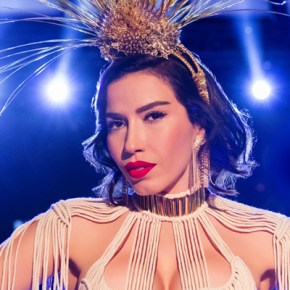 BURCU GÜNEŞ ”UFO ” İLE&nbsp;GELDİ!