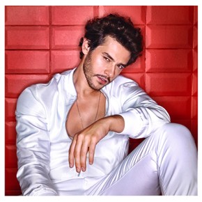 CEM BELEVİ “ELİZABETH” İLE FARK&nbsp;YARATIYOR!