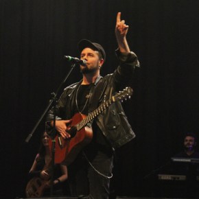 EMRE AYDIN SEYİRCİLERİ KIRMADI! CMK KONSERİ&nbsp;UZADI!