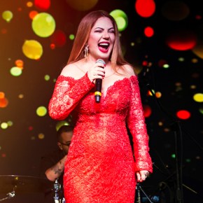 İZEL’İN YILBAŞI SAHNESİNDE SÜRPRİZ EVLİLİK&nbsp;TEKLİFİ!