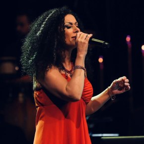 GÜLAY 25. SANAT YILINDA “ZORLU&nbsp;PSM”DEYDİ