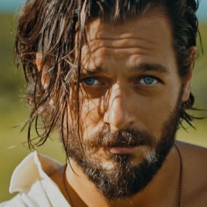 KOMEDYEN VE OYUNCU HAYRETTİN’DEN TERS KÖŞE: “MADALYON” !