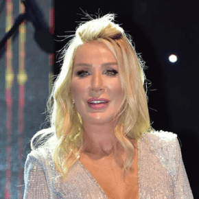 SEDA SAYAN ARKADAŞI NUR YERLİTAŞ’I BODRUM’DA&nbsp;ANDI!