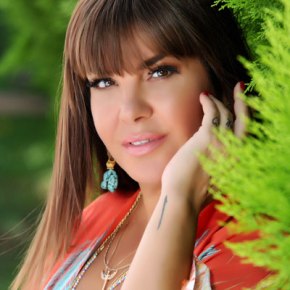 ELİF KARLI’DAN YAZA EĞLENCELİ VEDA “YÜRÜ YA&nbsp;KULUM”!