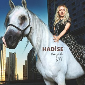 HADİSE’YE İTALYAN MODA VE TAKI DEVLERİNİN&nbsp;İMZASI!
