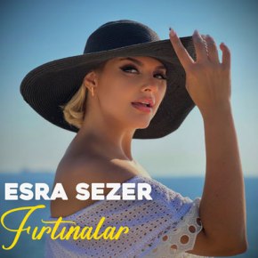 ESRA SEZER’DEN YAZ ORTASINDA “FIRTINALAR” 