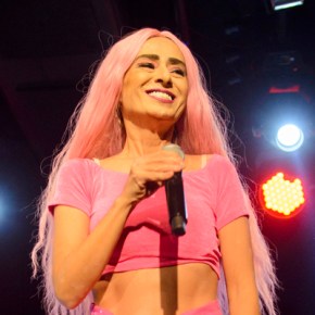 YILDIZ TİLBE BU KEZ “PEMBE” DEDİ!